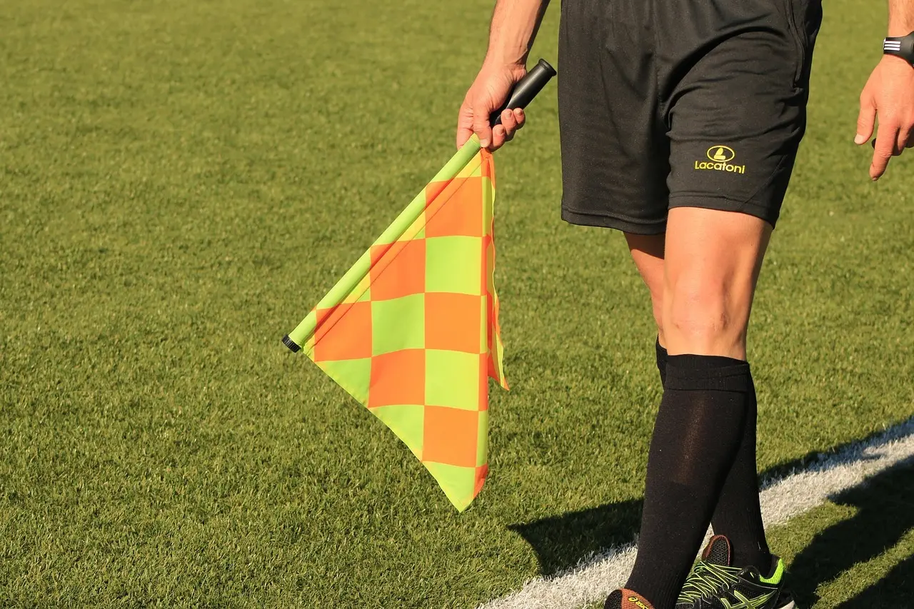 Scoringer, straffe og et sent selvmål: Rundt om First Division 2025 – runde 17