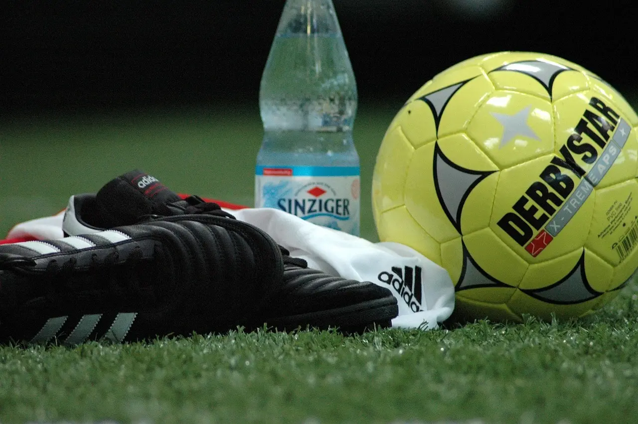 Premier Division runde 8: Derry-drama, kliniske udesejre og sikre hovedstadspoint