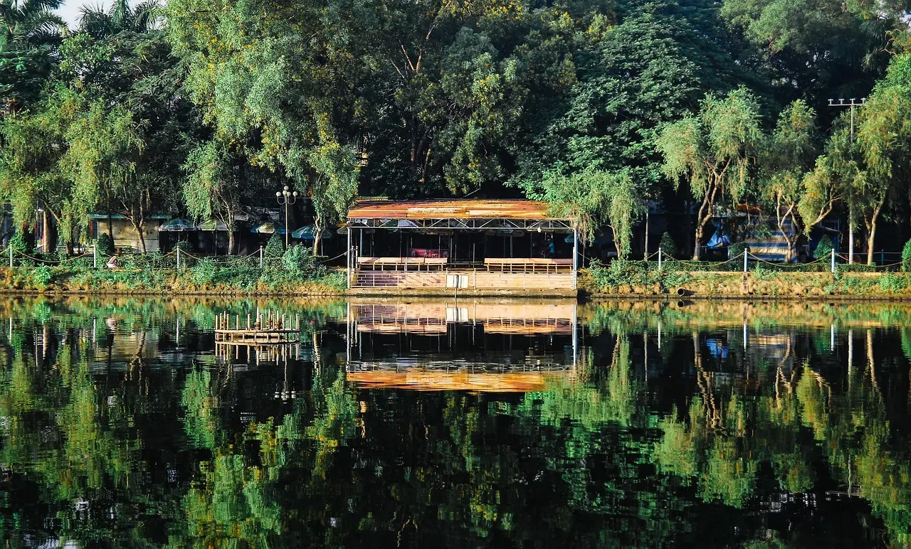 Skæbneøjeblikke og straffespark: First Division 2025, runde 25 i fokus