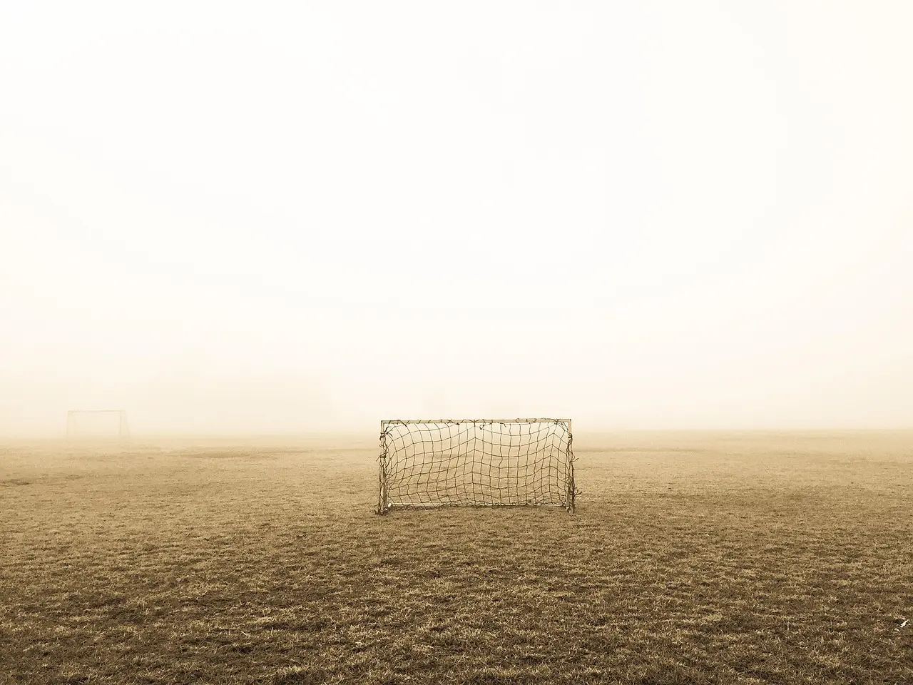 Små marginaler og sene afgørelser: First Division 2026, runde 10 samlet af irskfodbold.dk
